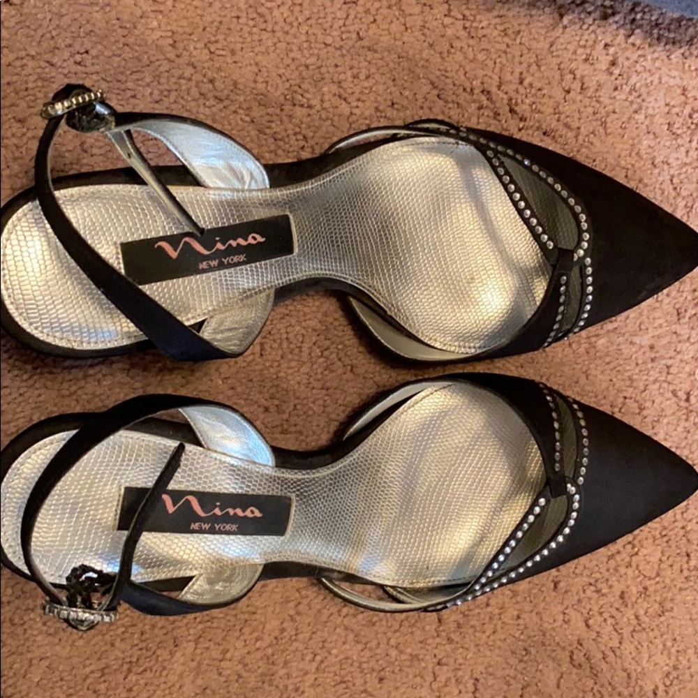 Lightly : Barely Used Small Heel - image 1